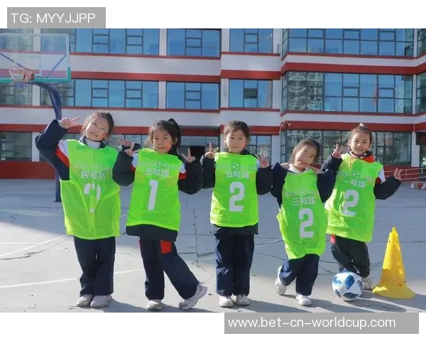 小小足球赛的欢声笑语与团队精神的完美结合